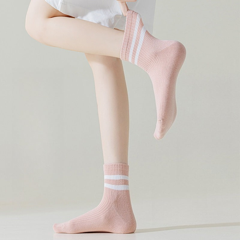 8-Color Striped Breathable Non-slip Sports Crew Socks
